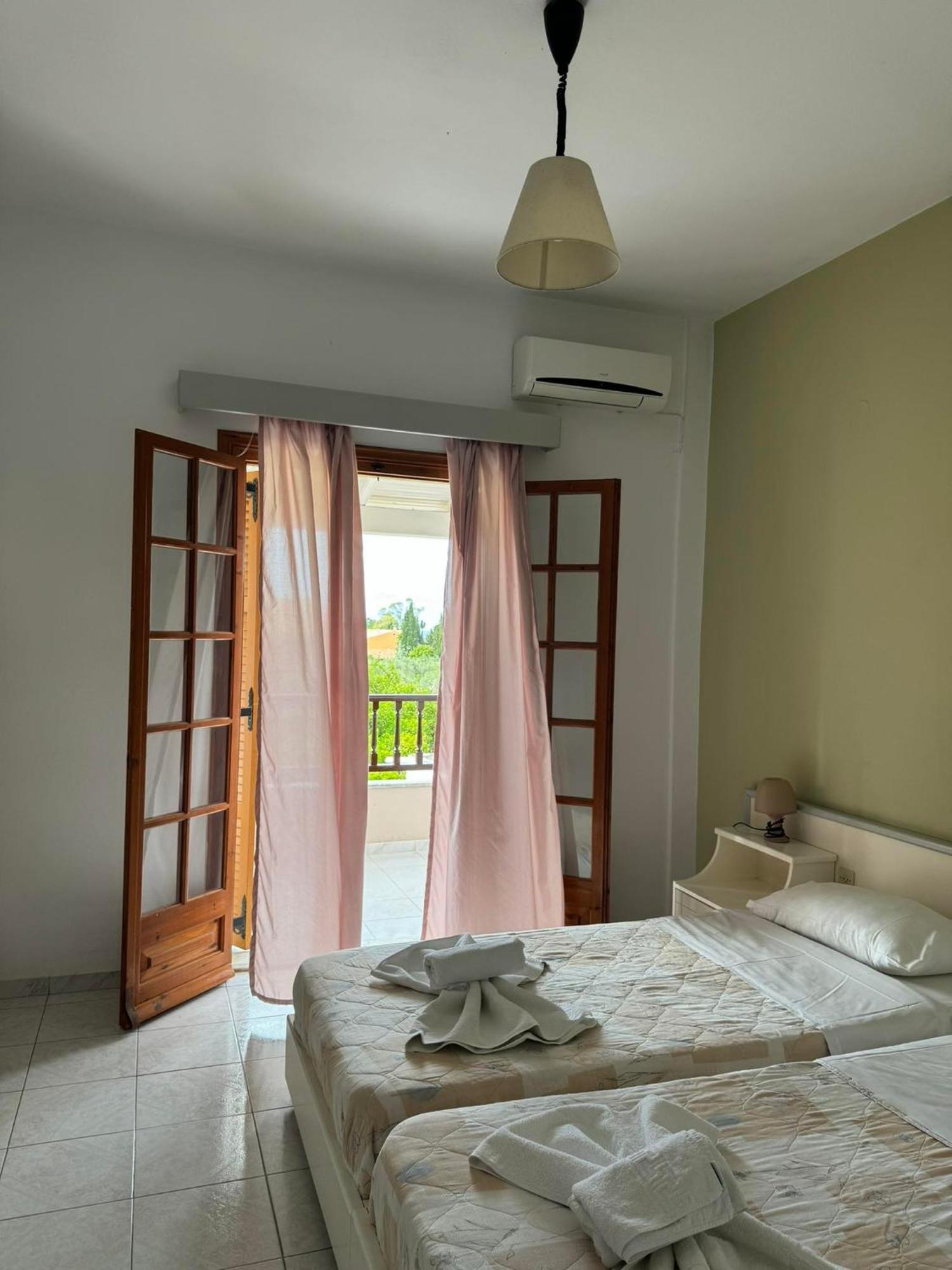 Villa Sofia Acharavi  Exteriör bild